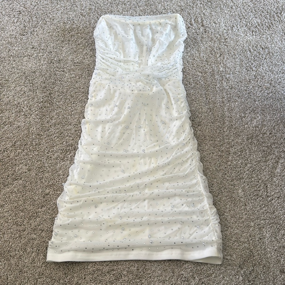 White Bach Trip Dress 🤍